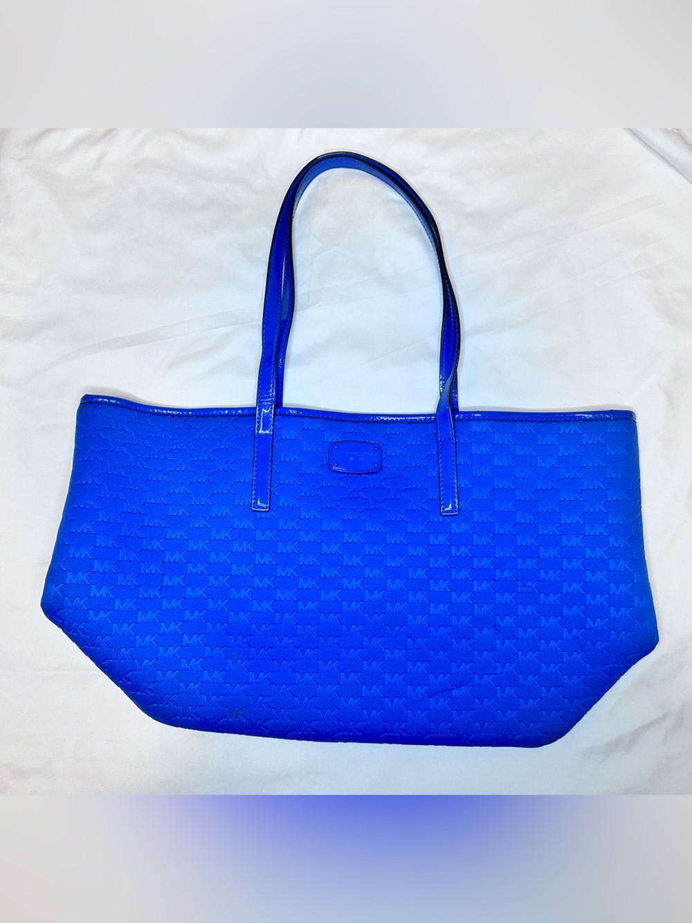 Michael Kors Jet Set Travel Large Blue Embossed MK Monogram Tote Bag PVC Patent